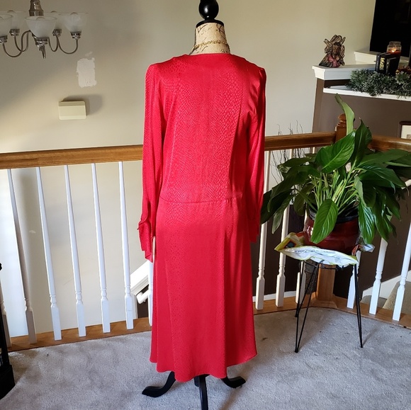 Red Dress - Picture 3 of 4